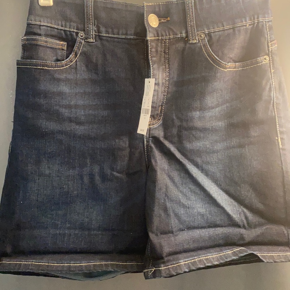 Brand new with tags new in New York and Company shorts